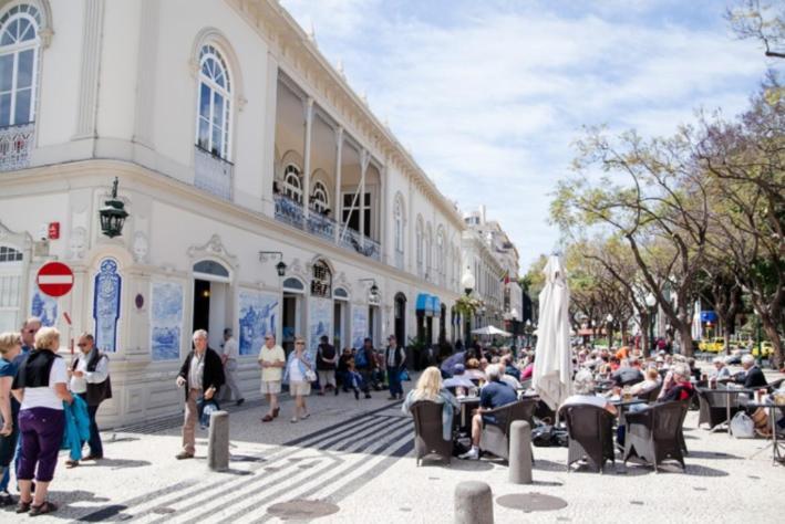 Central Funchal Apartment - Garden - Free Parking & Ac Bagian luar foto